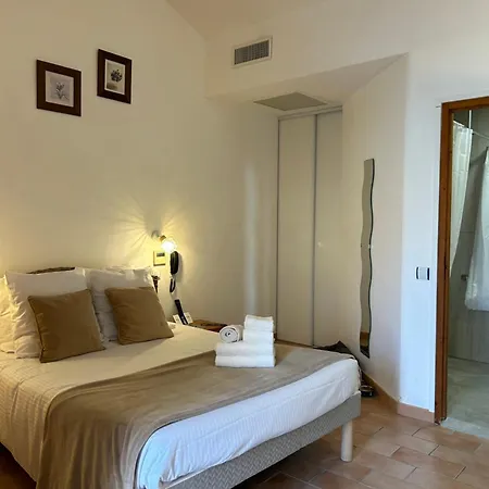 Logis De La Clape 호텔 나르본플라제