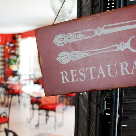 Logis De La Clape 호텔 나르본플라제