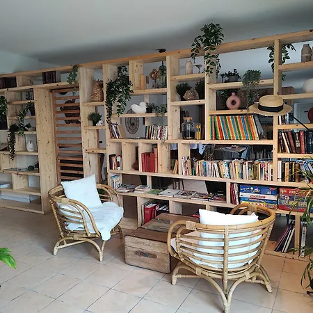 Logis De La Clape 호텔 3*