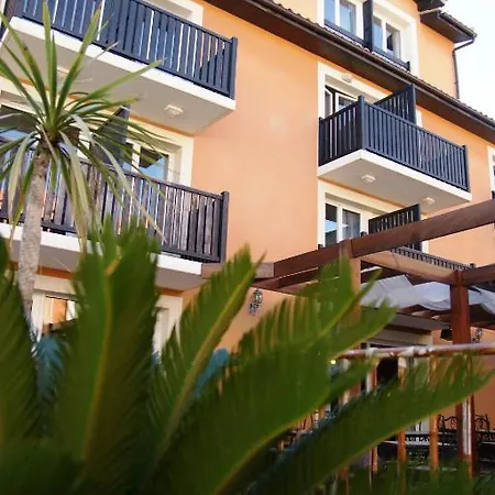 Logis De La Clape 나르본플라제